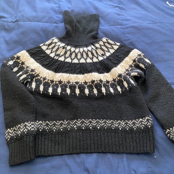 Two Old Navy Turtleneck Sweaters Size Medium (One black, one cream) - Picture 3 of 7